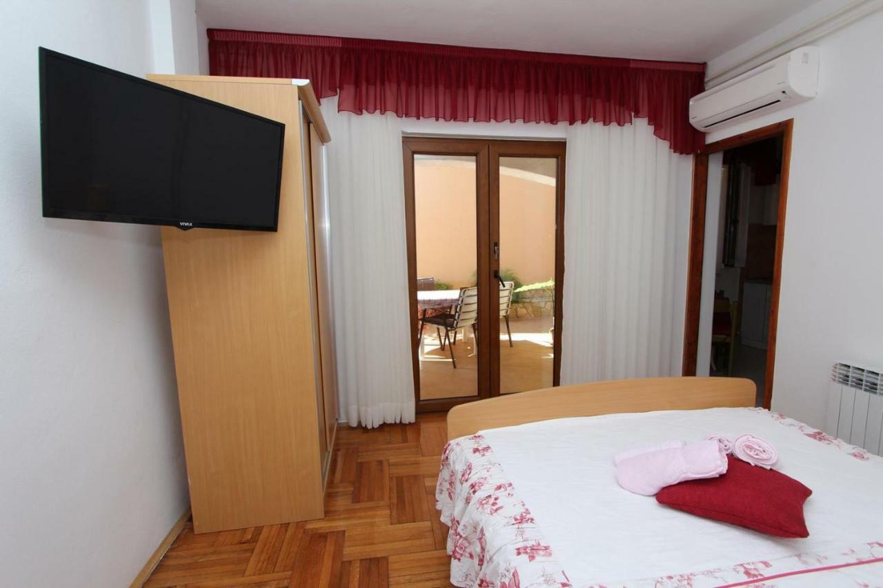 Guest House Rexa Ровінь Екстер'єр фото