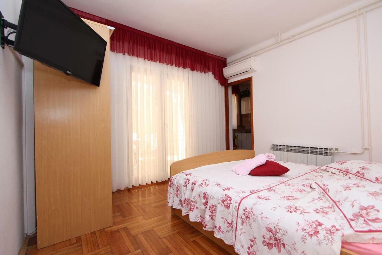 Guest House Rexa Ровінь Екстер'єр фото